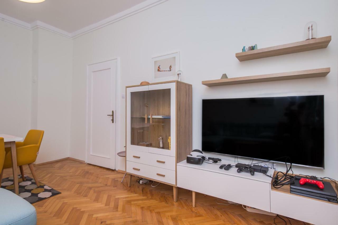 Designer & Luxurious, Business, One Bedroom Apartment In Top Central Sofia By Flat Mаnager المظهر الخارجي الصورة